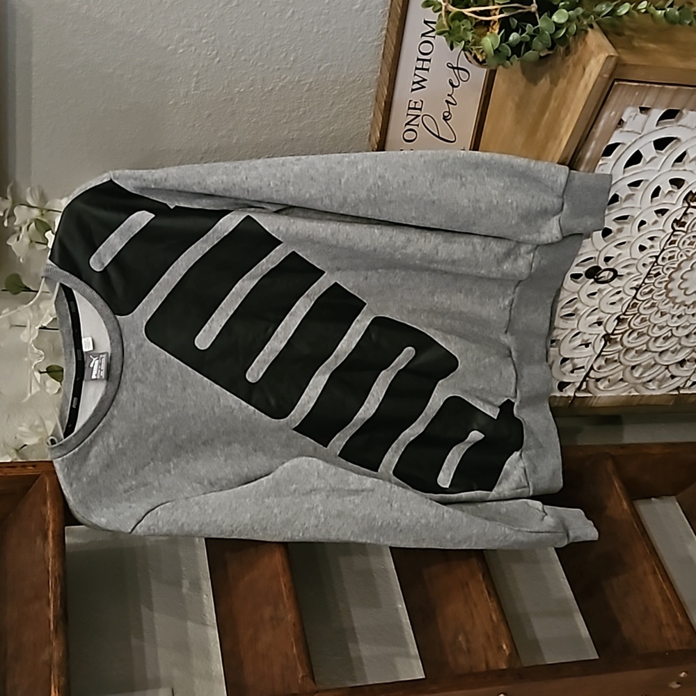 Men’s puma grey logo graphic long sleeve pullover crewneck sweatshirt